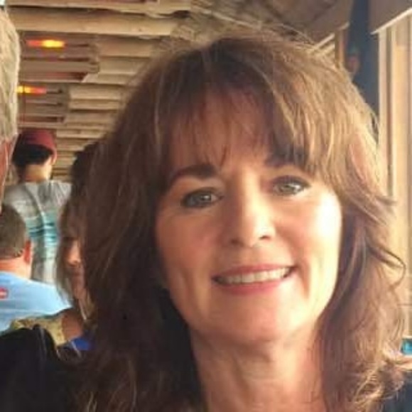 ❤ This Listing to Find This Closet Again - Picture 2 of 8